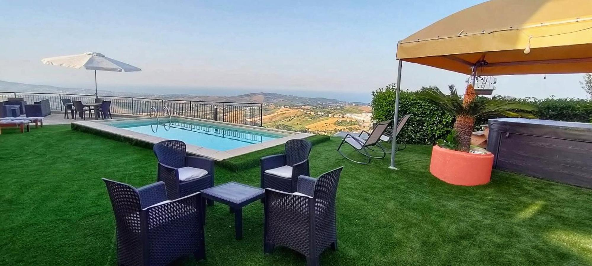 Bed and Breakfast La Terrazza Motta Атрі Екстер'єр фото