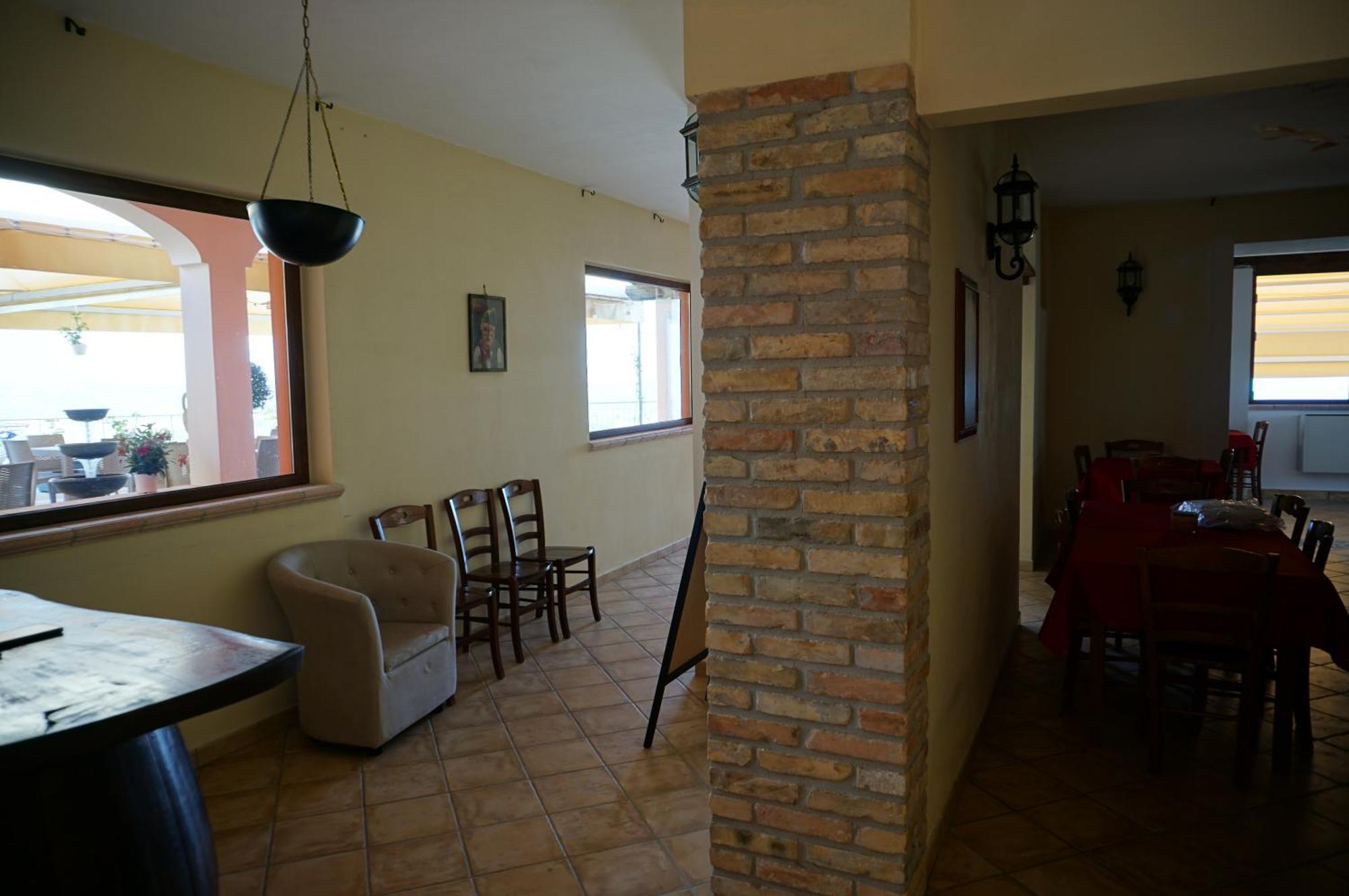 Bed and Breakfast La Terrazza Motta Атрі Екстер'єр фото