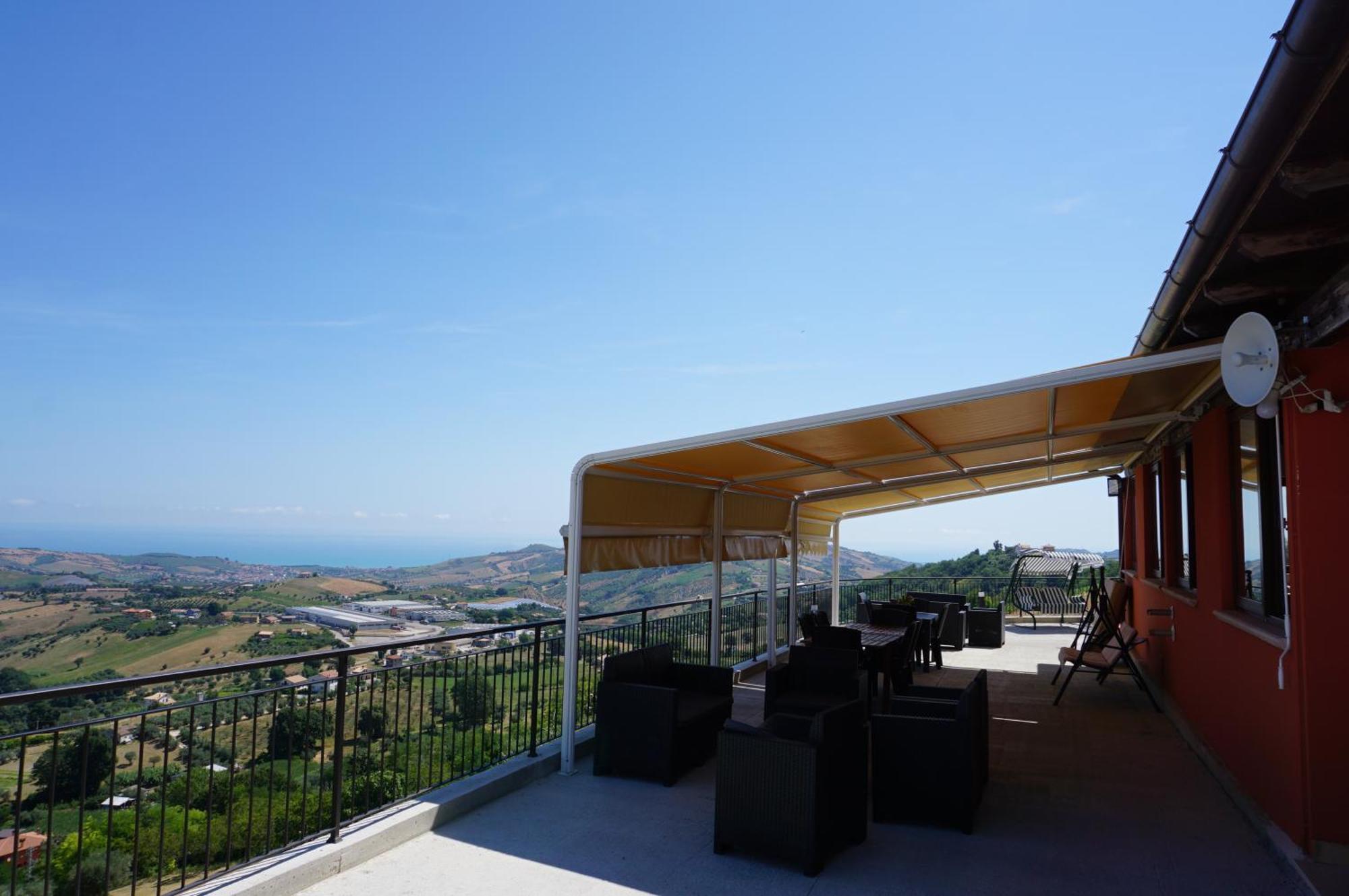 Bed and Breakfast La Terrazza Motta Атрі Екстер'єр фото