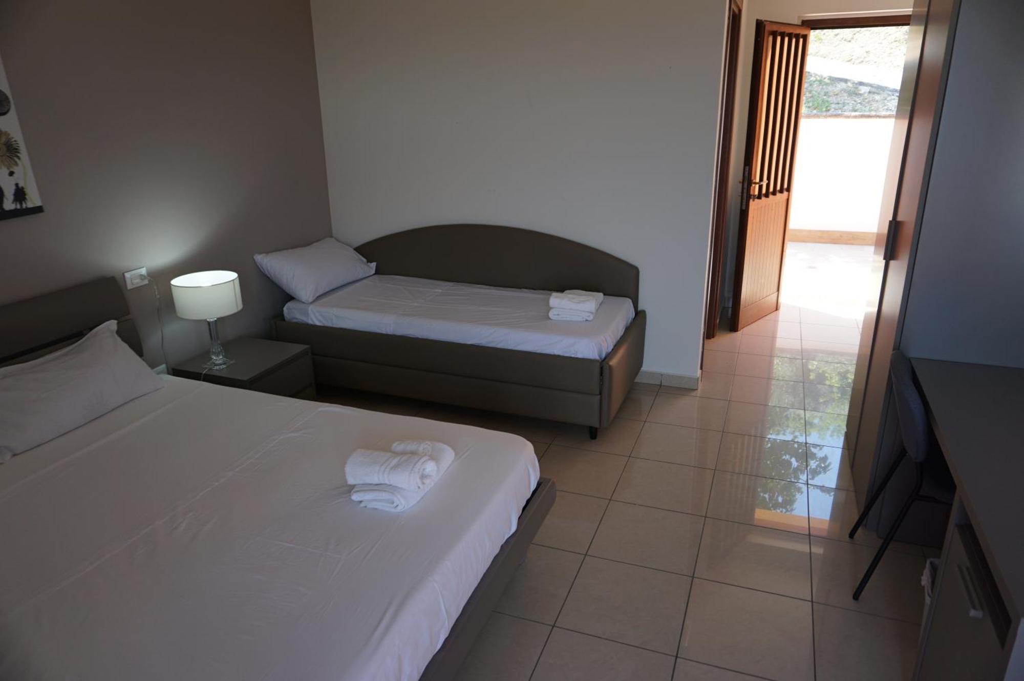 Bed and Breakfast La Terrazza Motta Атрі Екстер'єр фото