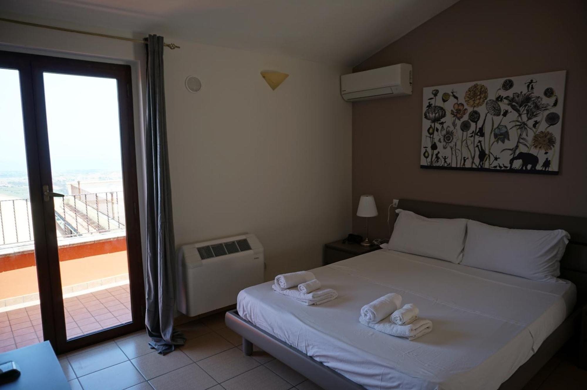 Bed and Breakfast La Terrazza Motta Атрі Екстер'єр фото